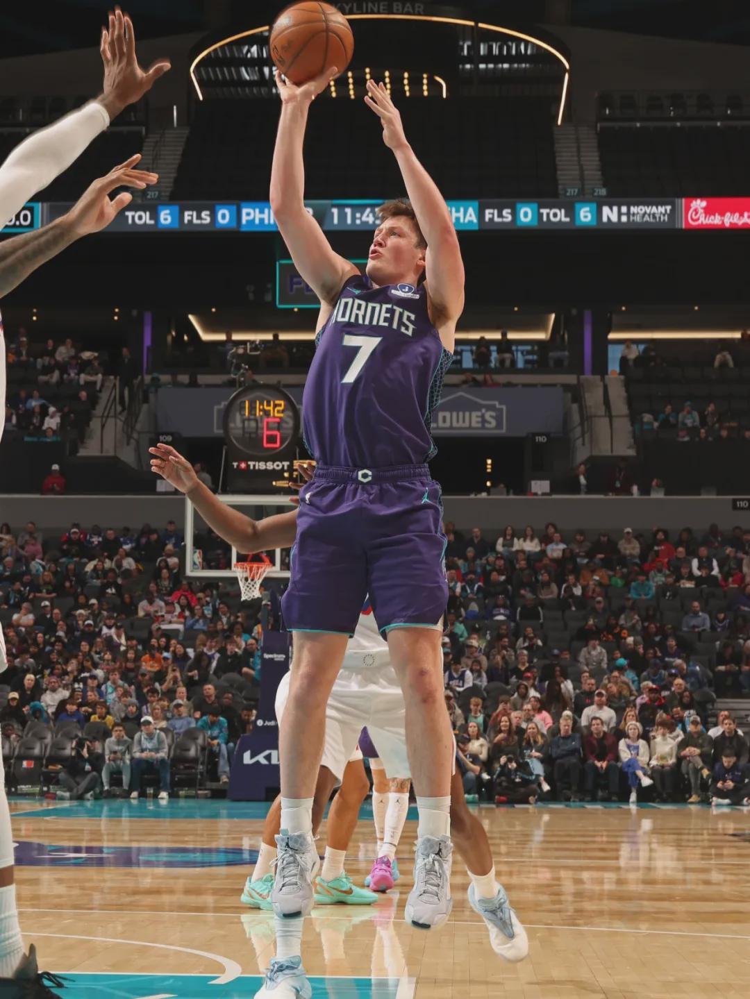 IM电竞登录入口-19中4!连续三场失准!NBA三分王保不住了